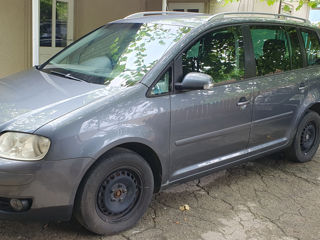 Volkswagen Touran foto 7