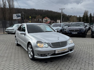 Mercedes C-Class foto 2