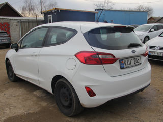 Ford Fiesta foto 5