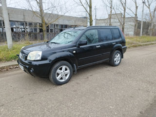 Nissan X-Trail foto 2