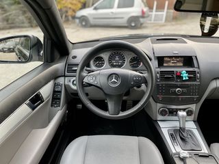 Mercedes C Class foto 13