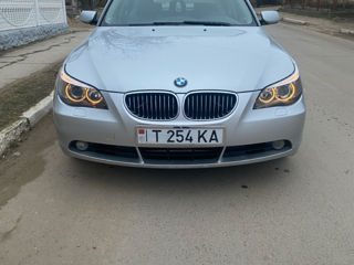 BMW 5 Series foto 1