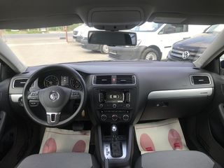 Volkswagen Jetta foto 9