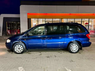 Chrysler Grand Voyager foto 2