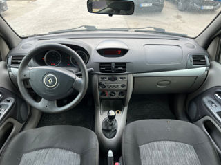 Renault Clio Symbol foto 9