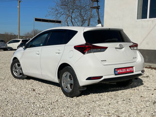 Toyota Auris foto 3