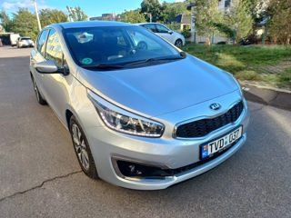 KIA Ceed foto 1