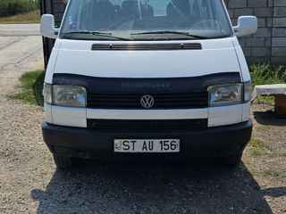 Volkswagen Caravelle foto 1