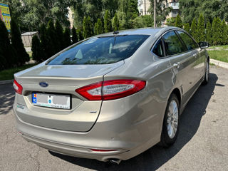 Ford Fusion foto 5