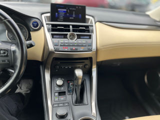 Lexus NX Series foto 11