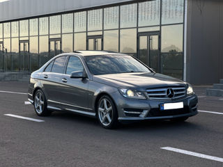 Mercedes C-Class foto 2