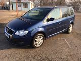 Volkswagen Touran foto 1