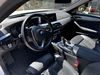 BMW 5 Series foto 3