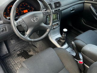 Toyota Avensis foto 7