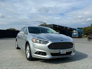 Ford Fusion foto 1