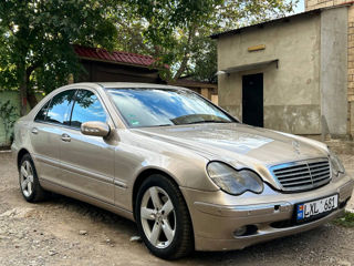 Mercedes C-Class foto 4