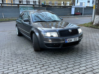 Skoda Superb foto 2