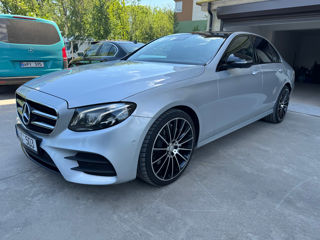 Mercedes E-Class foto 2