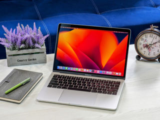 MacBook Pro 13 Retina 2017 (Core i5 7360u/8Gb Ram/256Gb SSD/13.3" Retina IPS) foto 1