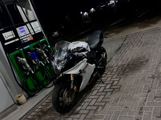 Honda CBR600F foto 2
