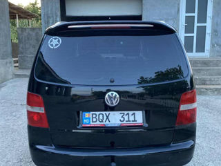Volkswagen Touran фото 1