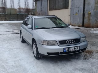 Audi A4 foto 1