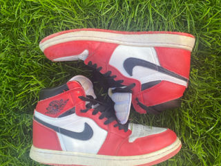 Vând Nike Air Jordan 1 high chicago Replica