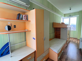 Apartament cu 2 camere, 90 m², Botanica, Chișinău foto 9
