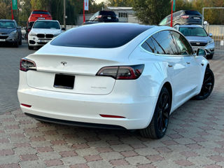 Tesla Model 3 foto 4