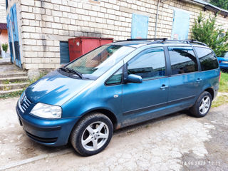 Volkswagen Sharan foto 3