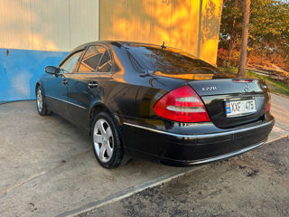 Mercedes E-Class foto 2