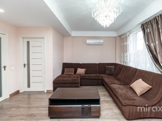 Apartament cu 3 camere, 110 m², Buiucani, Chișinău foto 2