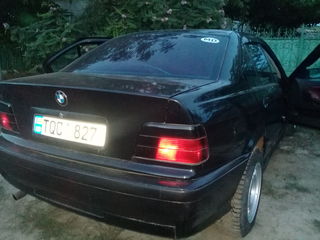 BMW 3 Series foto 4