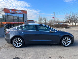 Tesla Model 3 foto 8