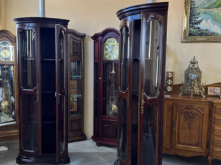 Set de doua vitrine colt,din lemn foto 11