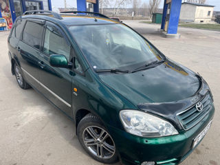 Toyota Avensis Verso