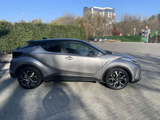 Toyota C-HR foto 2