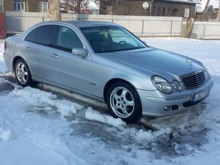 Mercedes E Class foto 1