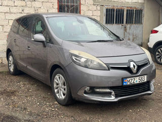 Renault Grand Scenic foto 2