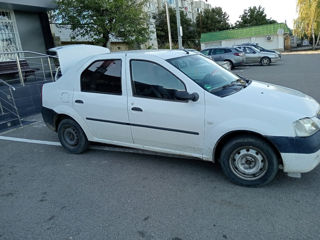 Dacia Logan foto 2