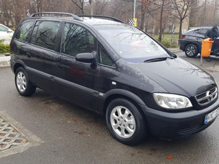 Opel Zafira foto 2