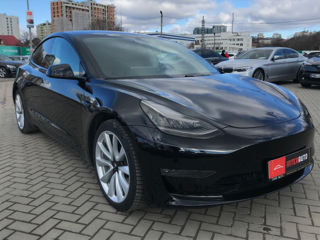 Tesla Model 3 foto 4