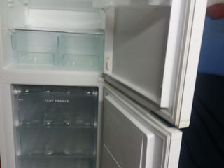 Продаю 2х камерный холодильник "Снайге". foto 2