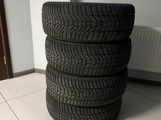 Vând anvelope Hankook 235/55 R18