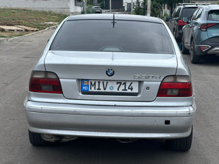 BMW 5 Series foto 5