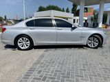 BMW 7 Series foto 3