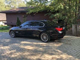 BMW 7 Series foto 3