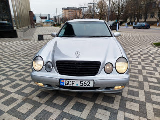 Mercedes E-Class foto 4