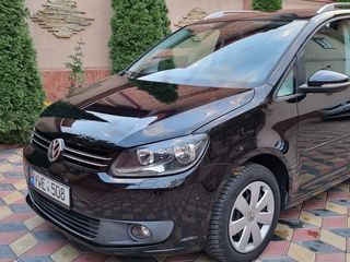 Volkswagen Touran foto 2