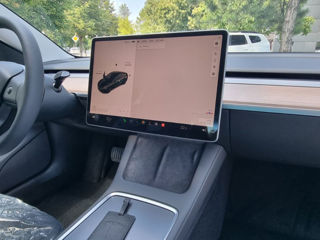 Tesla Model 3 фото 11